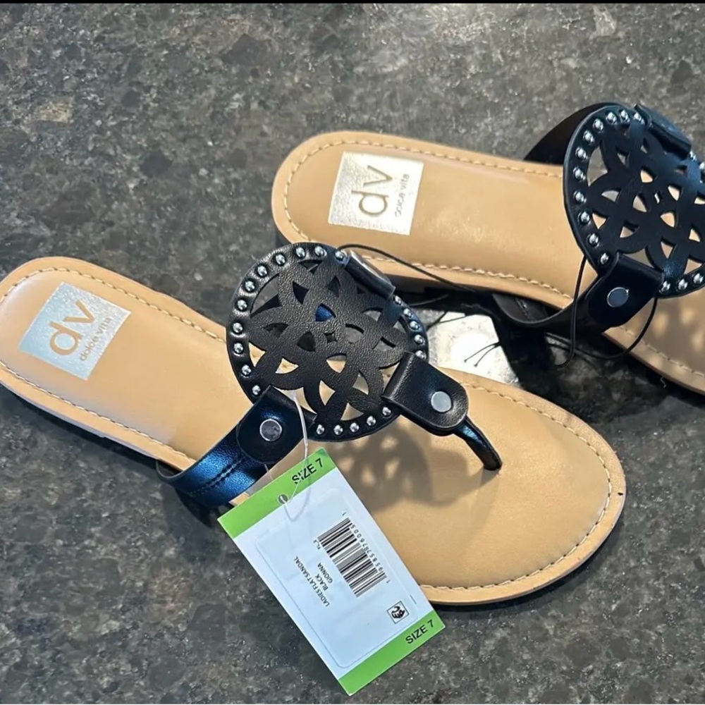 NWT - women’s black and tan sandals